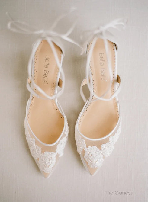 AMELIA/ // Brautschuhe mit Spitze bestickt