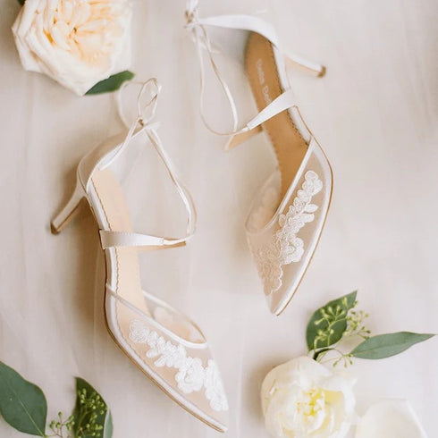 AMELIA/ // Brautschuhe mit Spitze bestickt