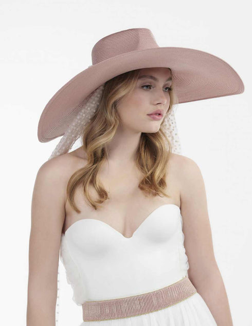 HUT mit breiter Krempe für die Braut
